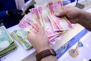 ارز اربعین در بانک گران‌تر از بازار آزاد؛ زائران برای ۲۰۰ هزار دینار ۲ میلیون تومان بیشتر می‌پردازند
