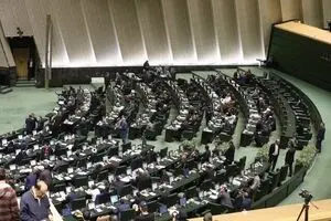 افشاگری نماینده مجلس: استخدام رانتی و حقوق‌های نجومی در «پتروشیمی جم» و صندوق بازنشستگی!