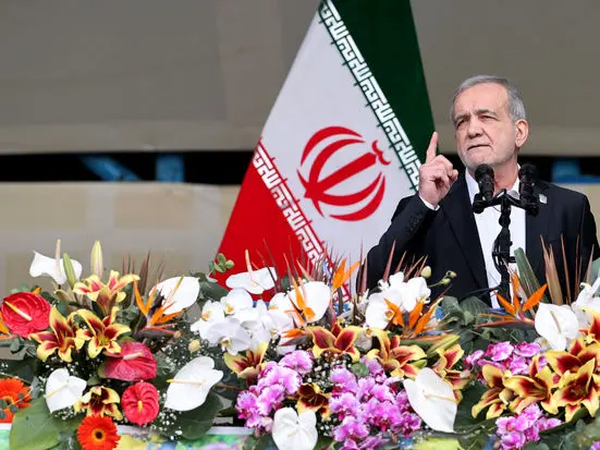 پزشکیان در ۲۲ بهمن: ایران در برابر زیاده‌خواهی‌ها سر خم نمی‌کند