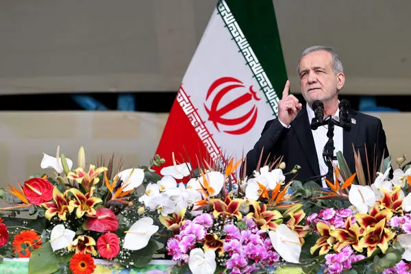 پزشکیان در ۲۲ بهمن: ایران در برابر زیاده‌خواهی‌ها سر خم نمی‌کند