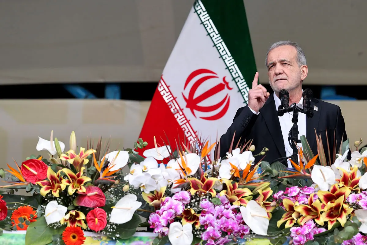 پزشکیان در ۲۲ بهمن: ایران در برابر زیاده‌خواهی‌ها سر خم نمی‌کند