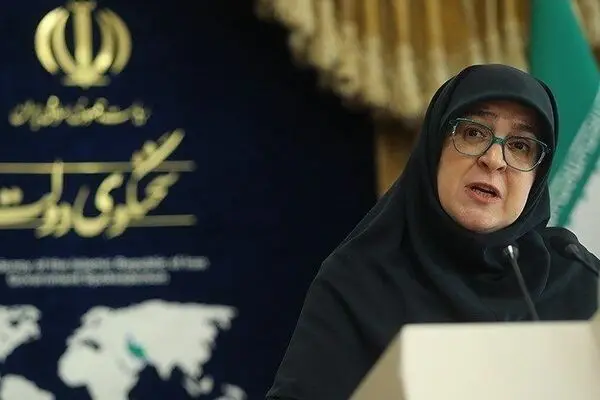 سخنگوی دولت: تغییر قیمت یا سهمیه‌بندی بنزین در دستور کار دولت است