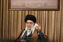 رهبر انقلاب: جوانان در فضای مجازی امیدآفرینی کنند