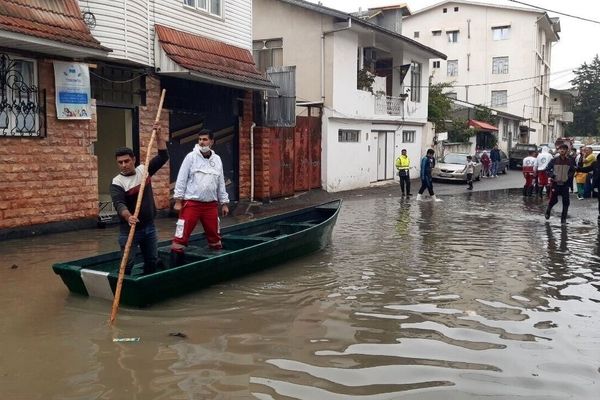 آسیب دیدن ۴۰۰۰ خانه از سیلاب آستارا 