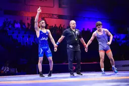 شاکری با شکست آمریکا قهرمان کشتی آزاد جوانان جهان شد