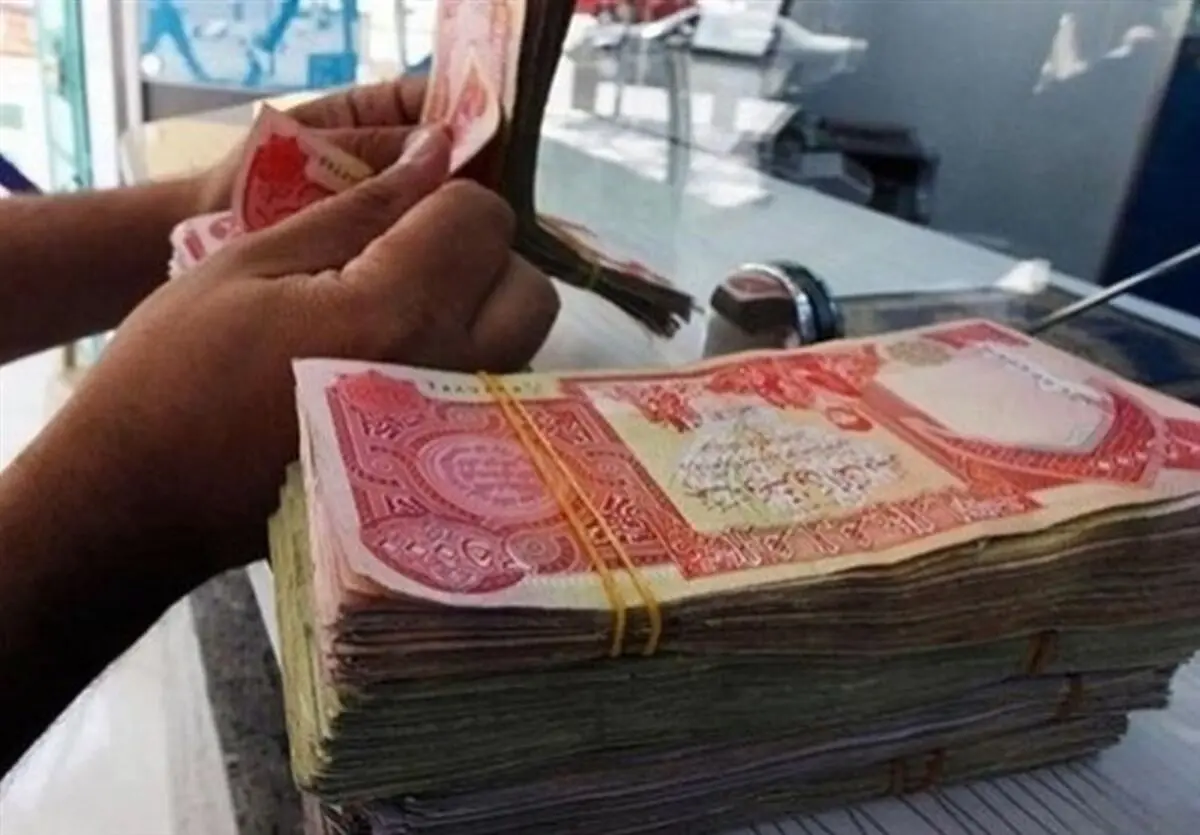 قیمت ارز اربعین کاهش یافت؛ خرید ۲۰۰ هزار دینار از بانک‌ها ۵.۲ میلیون تومان ارزان‌تر از بازار آزاد