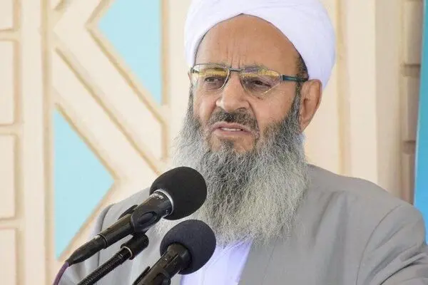مولوی عبدالحمید حمله به کلانتری ۱۶ زاهدان را محکوم کرد