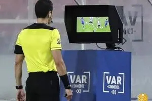  صحنه‌های VAR را پخش کنید!