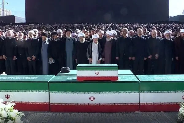 اقامه نماز بر پیکر مطهر امام شهید و خانواده ایشان؛ جزئیات مراسم و برنامه تشییع
