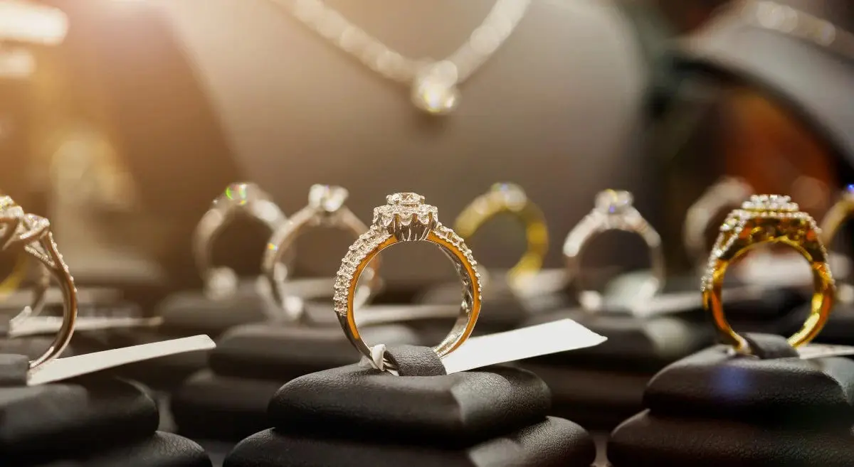 قیمت طلا امروز دوشنبه 10 آذر در بازار