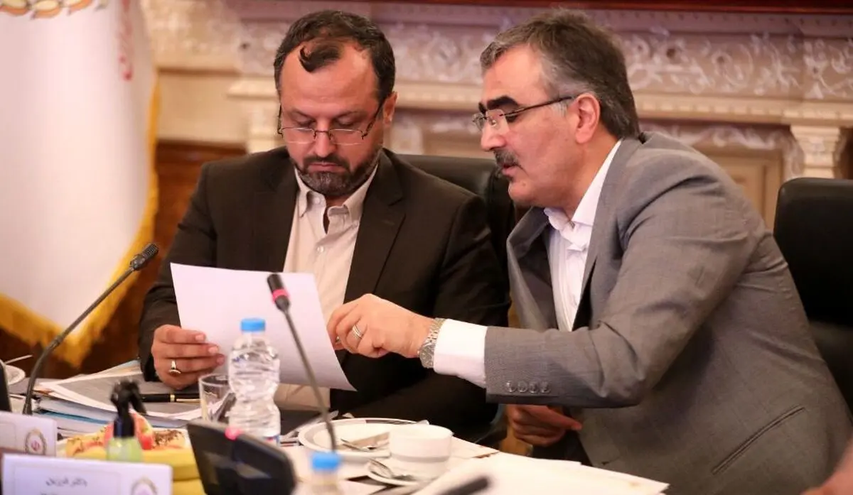 دعوا بر سرِ حق رأیِ به درد نخور