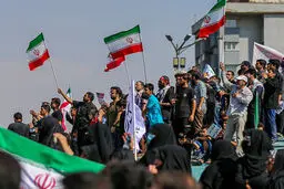 راهپیمایی مردم در محکومیت توهین به مقدسات