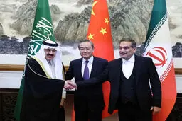 مسائل پیچیده‌ی بین الملل خرج مسائل زودگذر جناحی می شود