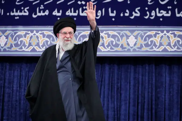 ملت ایران در سالی پرحادثه، اقتدار و زنده‌بودن خود را به رخ دشمنان کشید