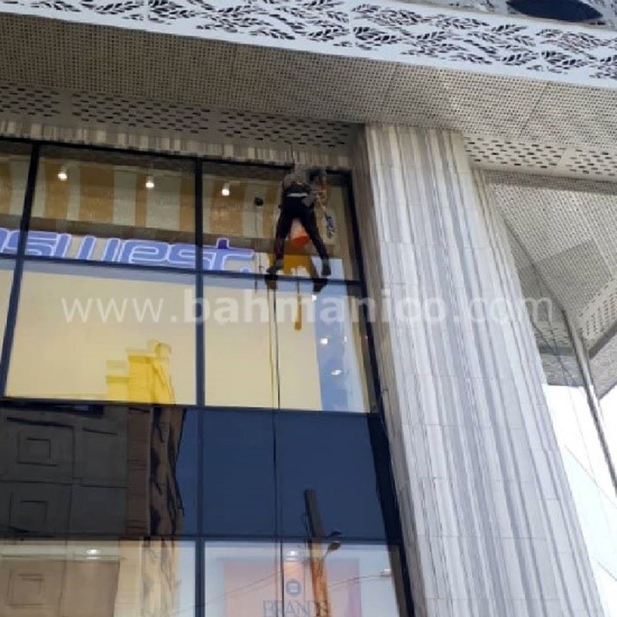 پیچ و رولپلاک نما با طناب در تهران