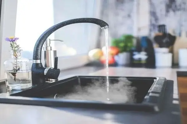 راهنمای جامع خرید آبگرمکن دیواری و ایستاده