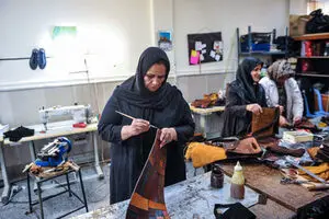 دولت رئیسی به زنان سرپرست خانوار توجه می کند؟