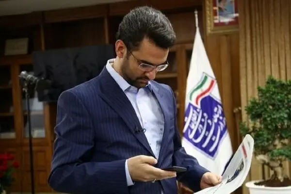 تیک آبی برای وزیر ارتباطات
