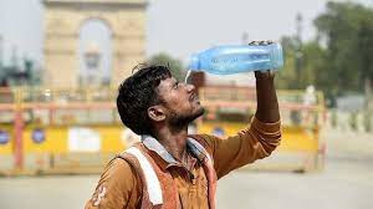 افزایش قربانیان گرمای هوا در هند به 98 نفر 