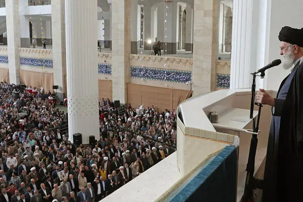 مگر سی و چند هزار شهید بی‌گناه و بی‌پناه غزه بشر نیستند پس چرا از غربی‌ها صدایی شنیده نمی‌شود؟