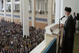 مگر سی و چند هزار شهید بی‌گناه و بی‌پناه غزه بشر نیستند پس چرا از غربی‌ها صدایی شنیده نمی‌شود؟