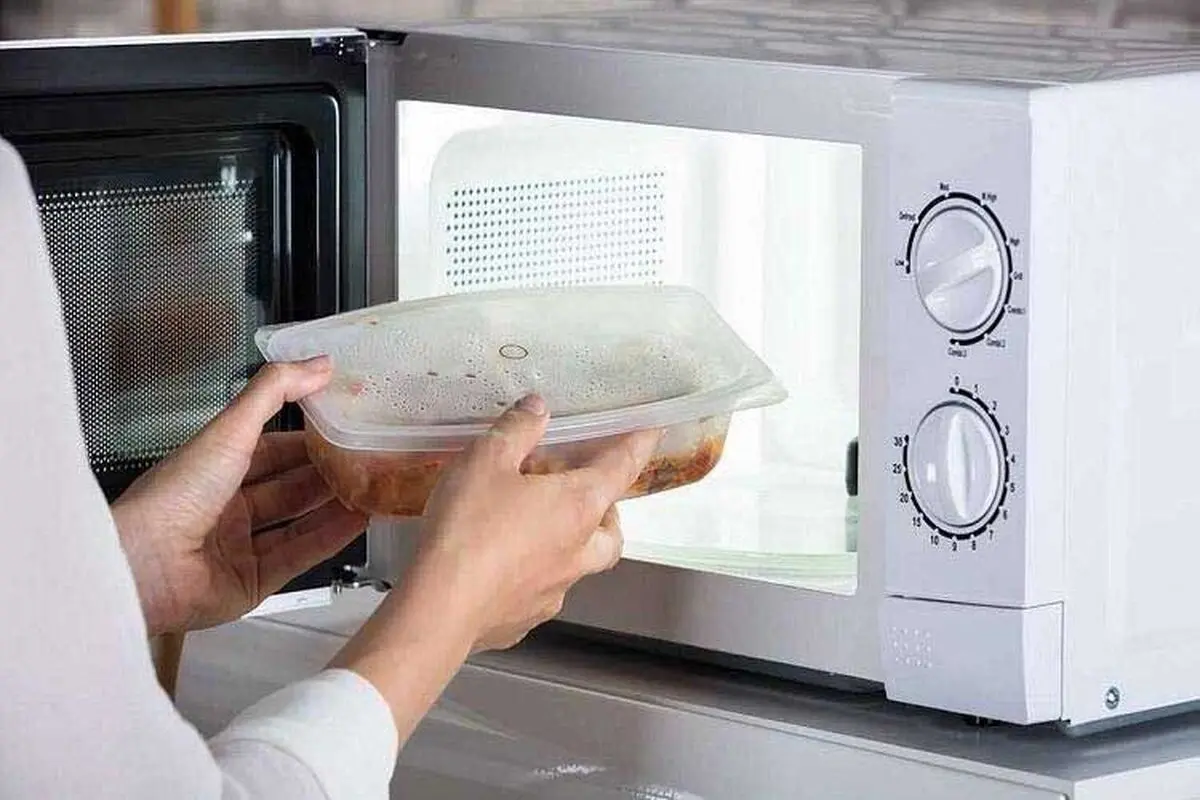 چه ظروفی را می توان داخل ماکروویو گذاشت
