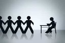 استخدام، راه باطل جوانان؟