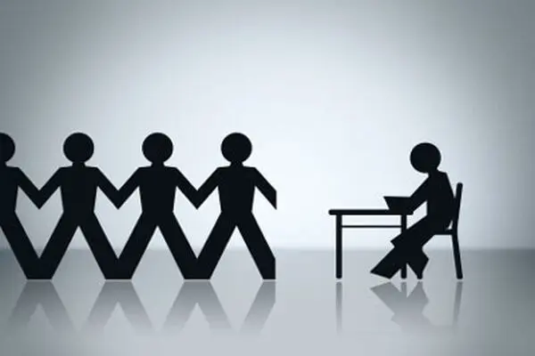 استخدام، راه باطل جوانان؟