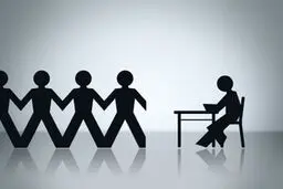 استخدام، راه باطل جوانان؟