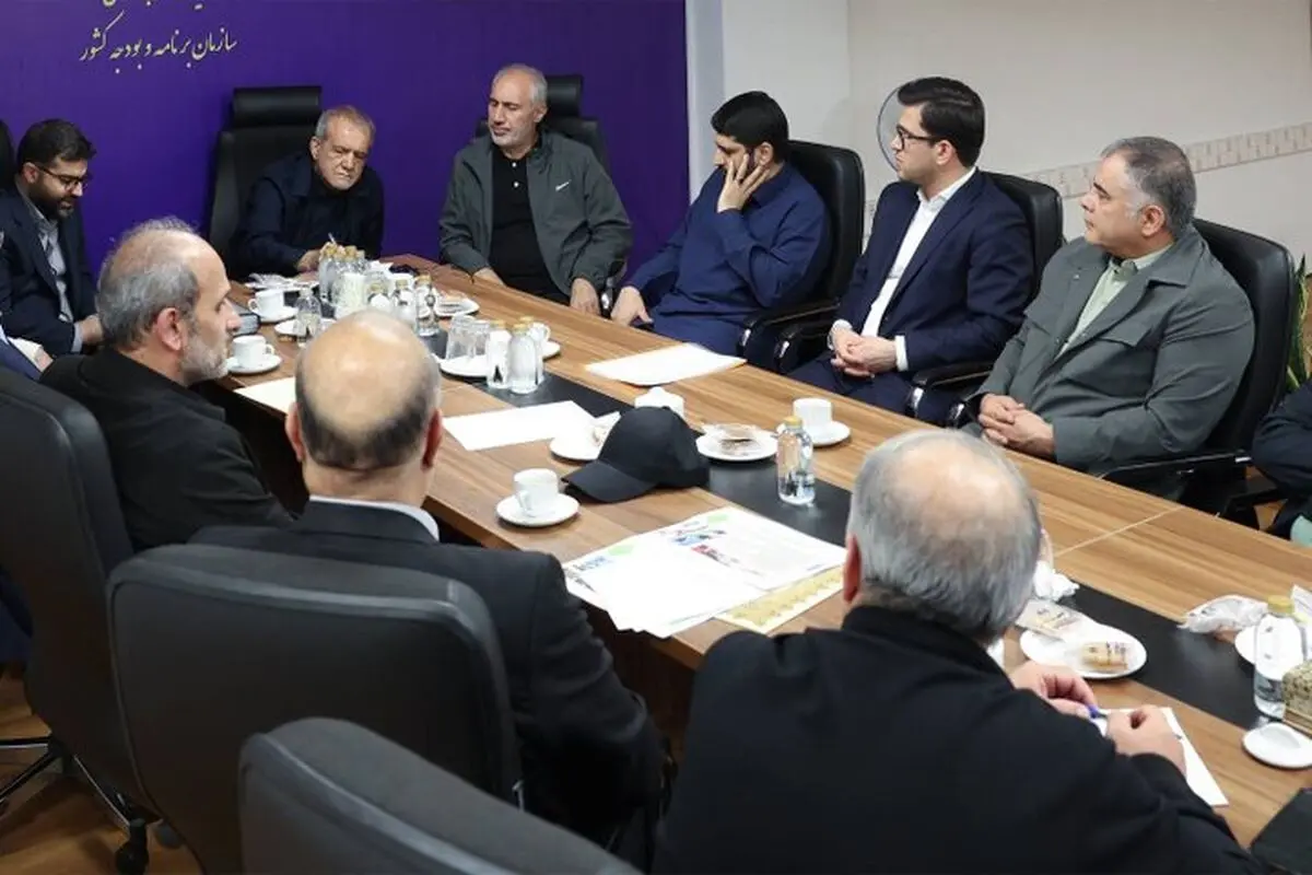 پزشکیان: صرفه‌جویی در مصرف بنزین ضروری است