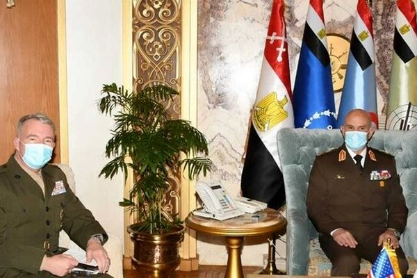 
دیدار فرمانده سنتکام با رئیس جمهور و رئیس ستاد ارتش مصر
