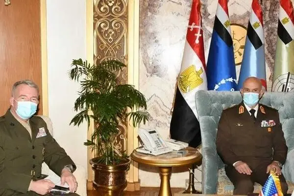 
دیدار فرمانده سنتکام با رئیس جمهور و رئیس ستاد ارتش مصر

