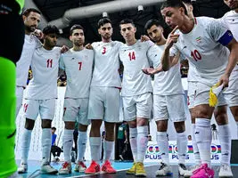فوتسال ایران با برد قاطع راهی نیمه‌نهایی شد