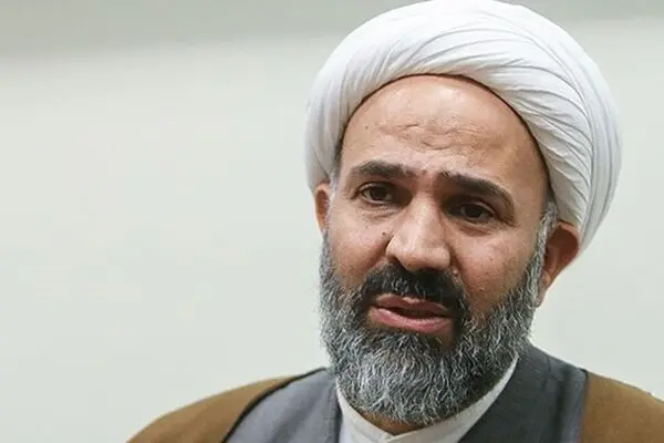 
پژمانفر: بانک مرکزی اتصال کارتخوان‌های بانکی تایید نشده توسط سازمان مالیات را متوقف کند
