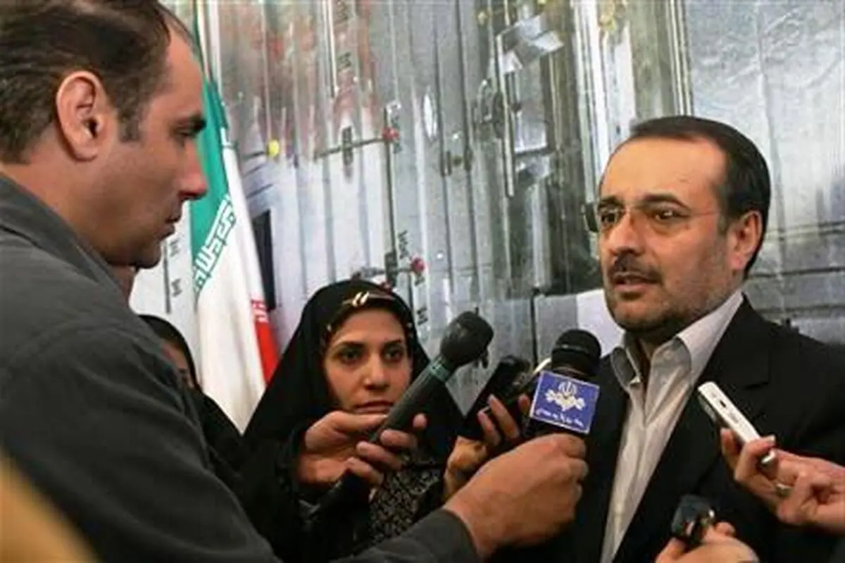 حضور وزیر صمت در مرقد امام بعد از کسب رای اعتماد