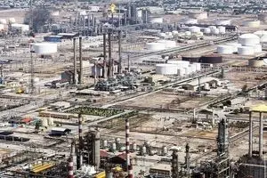 حریق در واحد ۷۰ پالایشگاه آبادان+فیلم