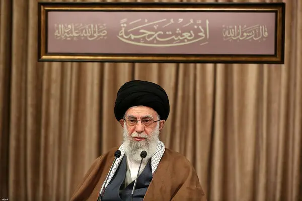 رهبرانقلاب: بزرگترین زرادخانه اتمی دنیا در آمریکاست؛ آن وقت فریاد ضد توسعه سلاح اتمی می زنند!