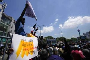 اعتصاب کارگران در اعتراض به طرح صندوق بین المللی پول 