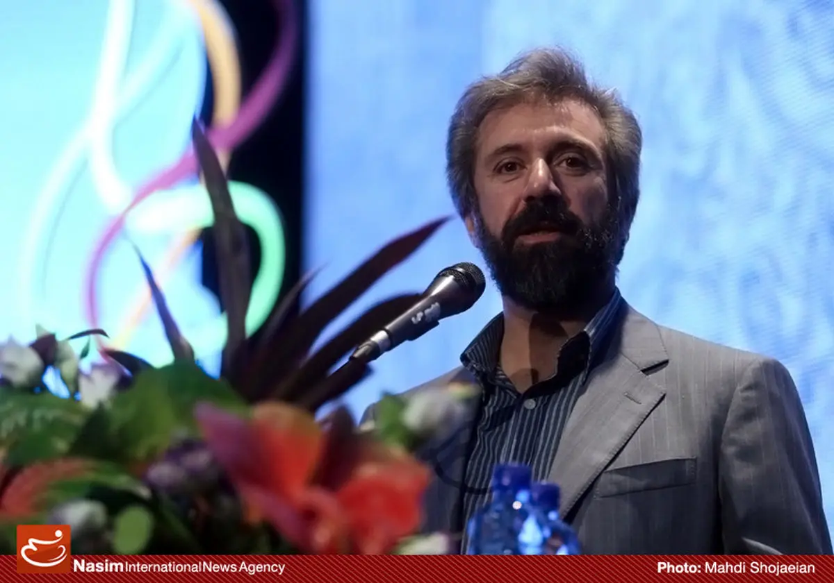 صفای شاعری قزوه باعث نشده از واقع‌بینی و درک مسائل واقعی جامعه غفلت کند