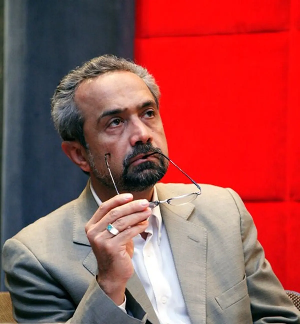 دولت تا حدودی توانسته رکود و تورم  را حل ‌و فصل کند
