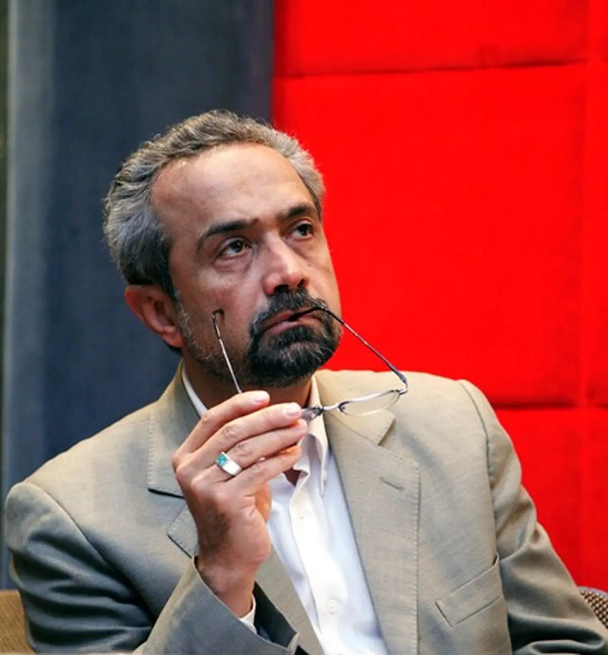 دولت تا حدودی توانسته رکود و تورم  را حل ‌و فصل کند