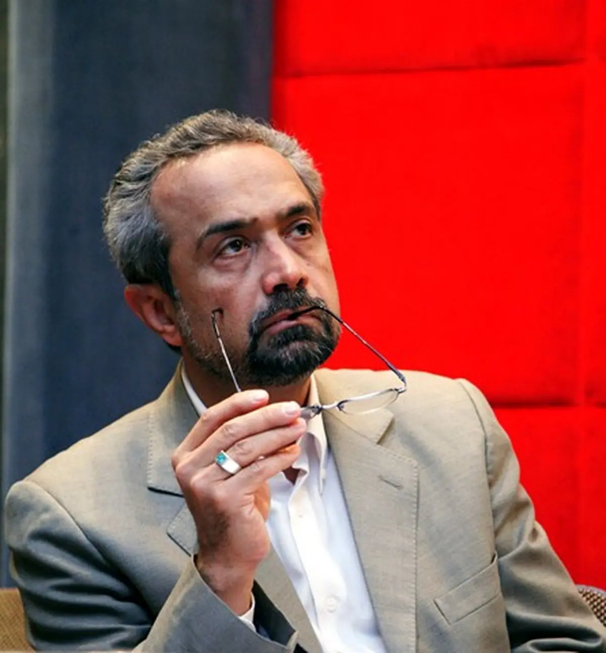 دولت تا حدودی توانسته رکود و تورم  را حل ‌و فصل کند
