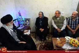 تیزر مستند حضور رهبر معظم انقلاب در منزل شهید آشوری