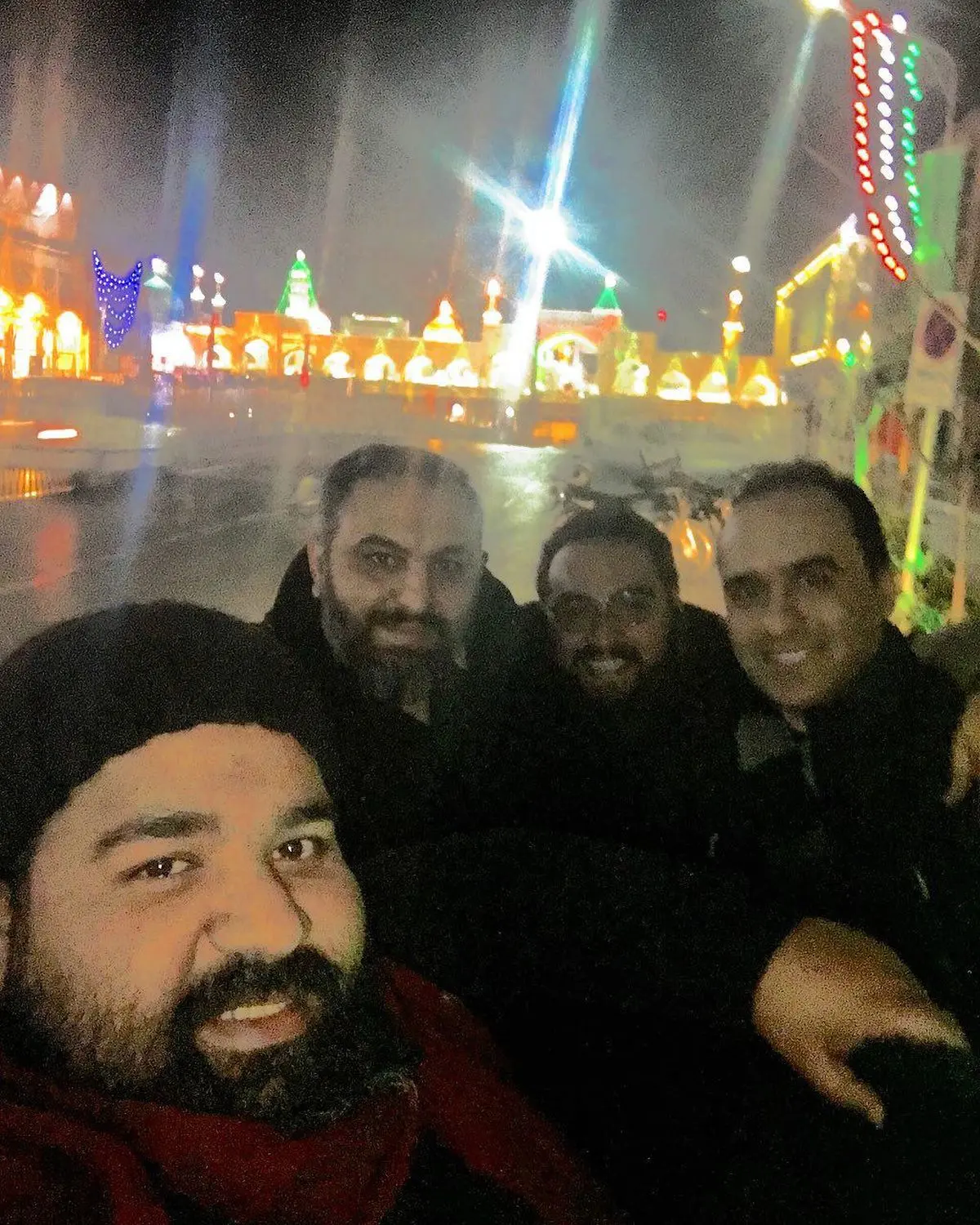 فیلم:: مدیحه سرایی سحرگاهی رضا صادقی در آستان بارگاه رضوی