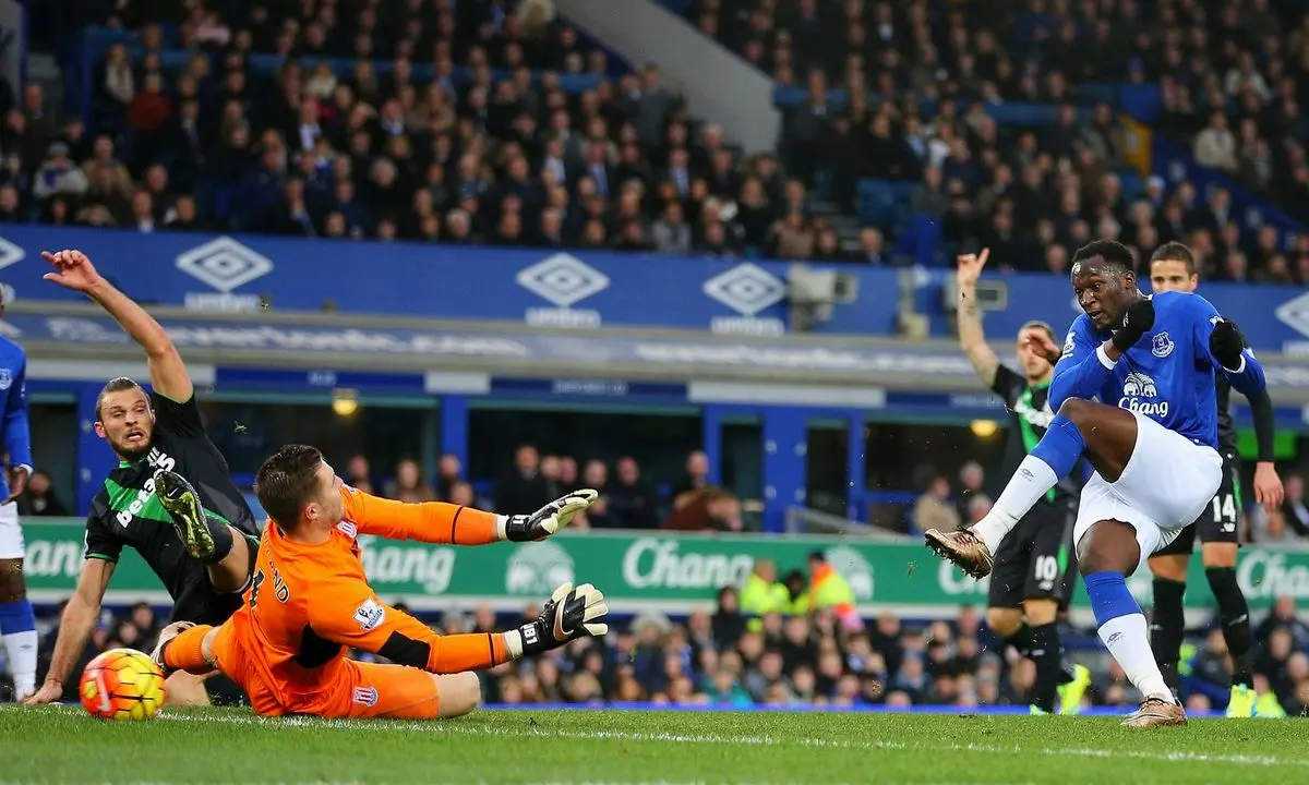 تاتنهام برد؛ اورتون در خانه به استوک‌سیتی باخت