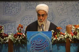 خدا را شاکریم ولی‌فقیهی داریم که از زمان جلوتر است