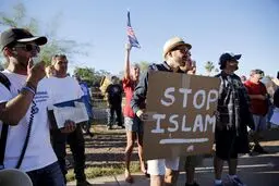 برای مردم آمریکا خون مسیحیان رنگین‌تر از خون مسلمانان است