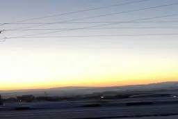 طلوع خورشید در یک روز برفی دماوند - صبح امروز