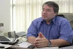 محبیان: لاریجانی در تعامل با اصولگرایان و اصلاح‌طلبان ۴ اشتباه کلیدی دارد
