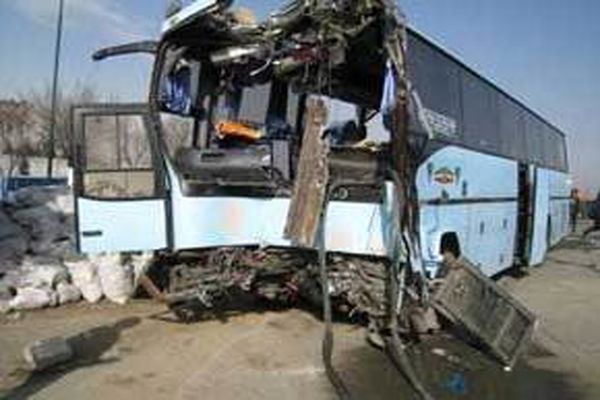 ۲ کشته و ۱۸ مجروح در واژگونی اتوبوس مسافری